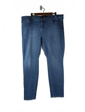 Torrid Plus Size Skinny Jeans Medium Blue Wash Size 22R